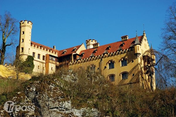 郝恩修瓦高城又稱舊天鵝堡，是建立新天鵝堡的國王童年住所。（圖片提供／墨刻編輯部）