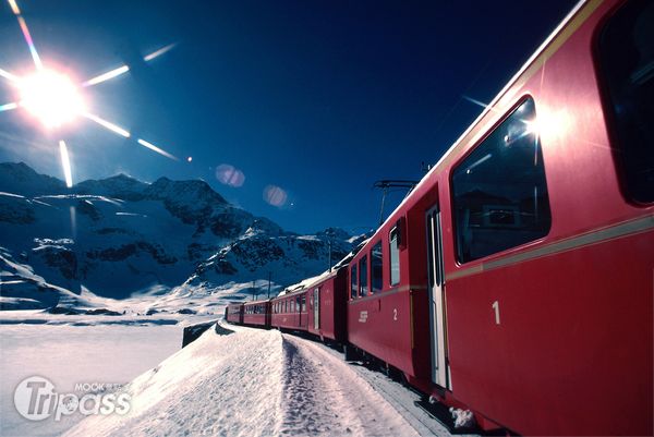 指定日期內可免費搭乘的歐洲火車通行證，讓得獎者可以更在地的旅遊方式體驗歐洲之美。（圖片提供／飛達旅遊）