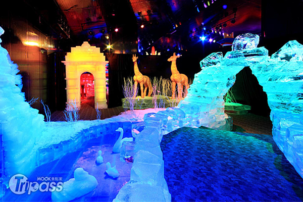 「冰FUN世界」冰雕展再次於澳門威尼斯人度假村酒店展出，計畫前往澳門的遊客將可在炎炎夏日體驗零下8度的震撼。（圖片提供／澳門旅遊局）