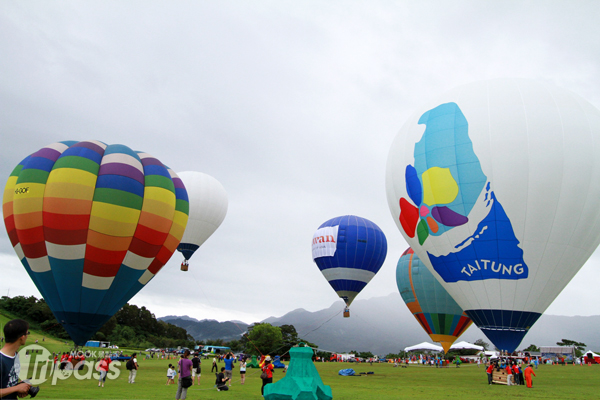 今年嘉年華的熱氣球規模更勝去年，活動也延至9月2日結束。（圖片提供／台東縣政府）