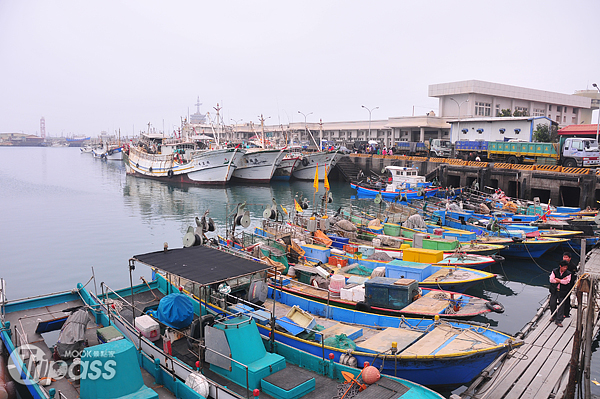 梧棲觀光漁港內有漁港景觀、遊憩碼頭，為中臺灣著名漁港旅遊景點。（圖片提供／台中市觀光旅遊局）