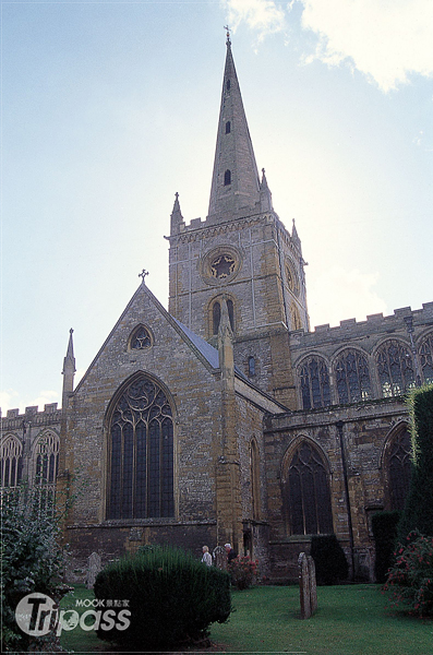 史特拉福的聖三一教堂為莎士比亞的受洗處。（圖片提供／墨刻編輯部）