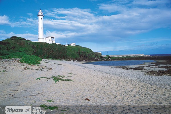 國外早已風行的低碳旅遊，這股風潮也吹向綠島，籍由減少觀光客帶來的破壞讓綠島回到昔時的風光。（圖片提供／墨刻編輯室）