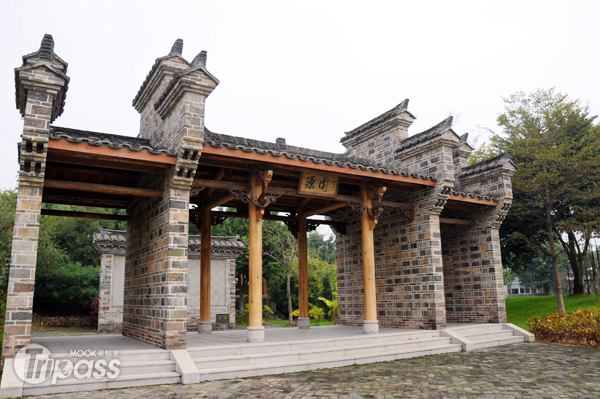 進入園博苑，一場中國建築特色饗宴即將展開。（攝影／MOOK景點家旅遊生活網李欣怡）