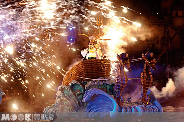東京迪士尼即日起舉行「迪士尼萬聖月」活動，讓遊客體驗歡愉的西洋鬼節氣氛。（圖片提供／墨刻編輯部）