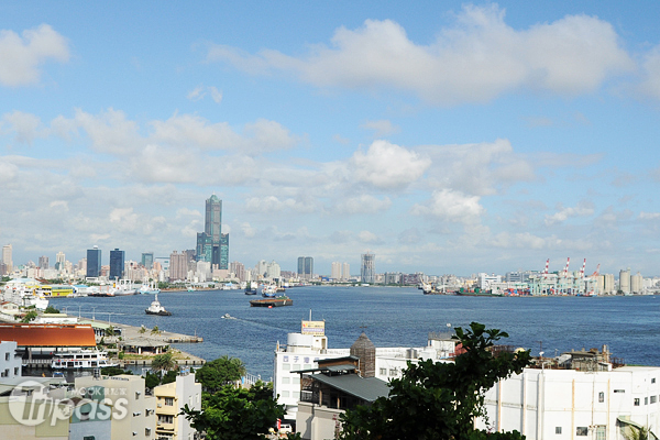 中秋節到高雄旅遊，除了走訪打狗領事館等知名景點，田寮的月世界也將舉辦中秋音樂會，屆時將有免費試吃土雞活動。（攝影／MOOK景點家旅遊生活網李欣怡）