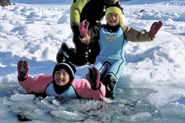 知床擁有全日本唯一的冬季活動──流冰漫步。（圖片提供／北海道觀光振興機構）