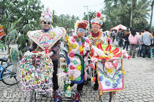 只要將自己與愛車精心裝扮參與12月15～16日的單車活動，就有機會贏得獎金8萬元。（圖片提供／西拉雅國家風景區管理處）