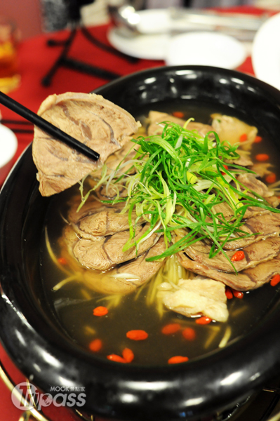 「湯頭」是一碗牛肉麵美味與否的重要關鍵。（攝影／MOOK景點家旅遊生活網李欣怡）