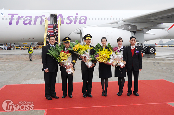 復興航空旗下首架A330-300新機，已於28日抵達台北松山機場並投入國際航線服務。（攝影／MOOK景點家旅遊生活網陳冠鑫）