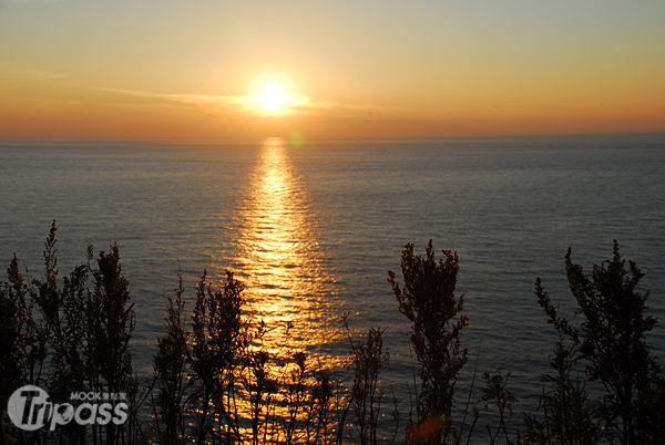 從神威岬望出去的落日美景毫無遮蔽，視線極為開闊。（攝影／墨刻編輯部呂宛霖）