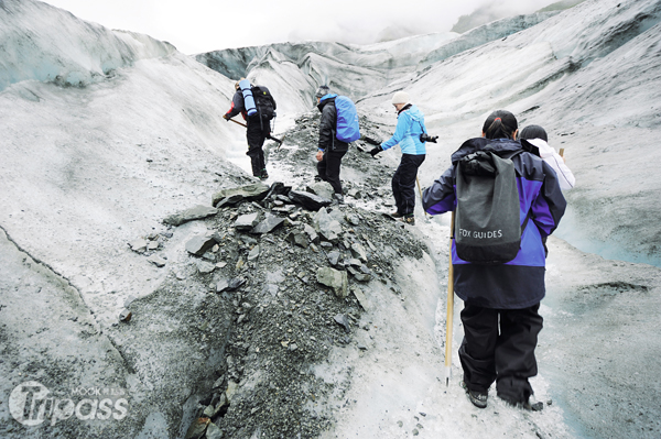 只有靠著雙腳步行，才能體會紐西蘭南島一望無際的冰河壯觀景致。（圖片提供／墨刻編輯部）