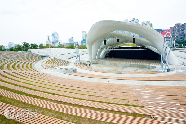 已邁入第15屆的中台灣元宵燈會，將於2月18日晚間在文心森林公園登場。（圖片提供／墨刻編輯部）