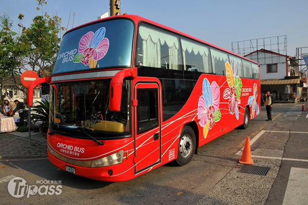 到台南後璧看蘭展，有免費又方便的接駁車往返。（圖片提供／台南市政府觀光旅遊局）