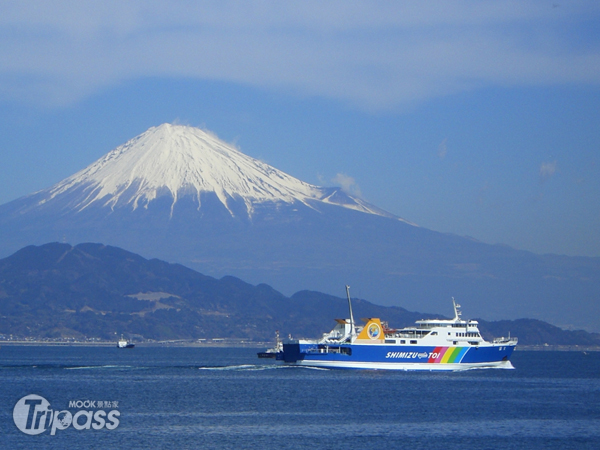 搭駿河灣渡輪可欣賞富士山可遠眺富士山美景。（圖片提供／墨刻編輯部）