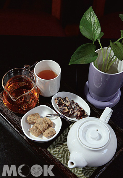 在地烘焙的薰衣草餅乾配上西式花茶。（圖片提供／TRAVELER Luxe旅人誌）