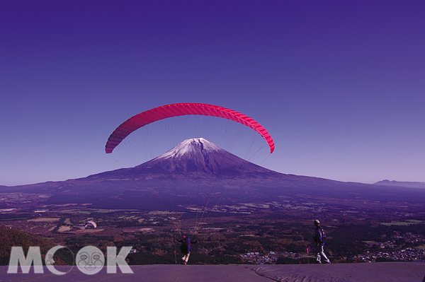 富士山有一半坐落在靜岡縣內，為歡慶富士山成為世界文化遺產的一員，日本富士之國靜岡縣駐台辦事處即日起舉辦來自靜岡的好禮贈送活動。（圖片提供／日本富士之國靜岡縣駐台辦事處）