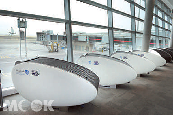 阿布達比機場的新設施「GoSleep 睡眠豆莢」（圖片提供／TRAVELER Luxe旅人誌）