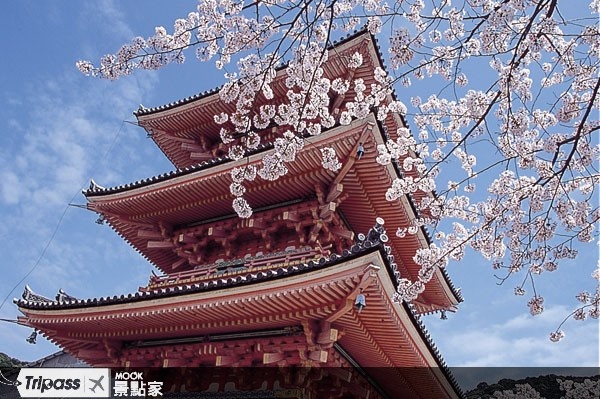 暑假計畫暢遊京阪神，就從《京阪神攻略完全制霸2013》開始！（圖片提供／墨刻編輯部）