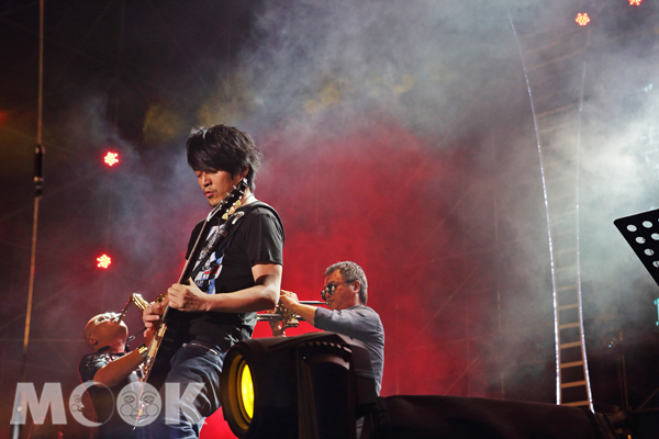 貢寮海洋音樂祭首日在五月天的加持下，吸引13萬人次一同搖擺吶喊。（圖片提供／新北市政府）