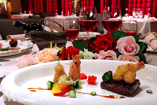 耐斯王子大飯店的香煎牛小排佐紅酒醬配美式炸明蝦。（圖片提供／劍湖山世界）