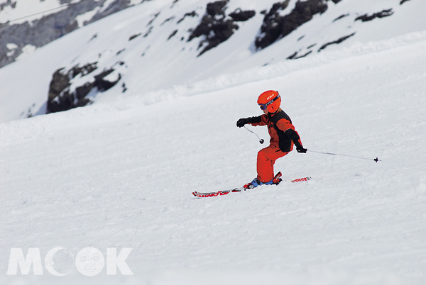來到瑞士，就算不會滑雪也要嘗試一下，才不會抱憾終生啊！（圖片提供／墨刻編輯部）