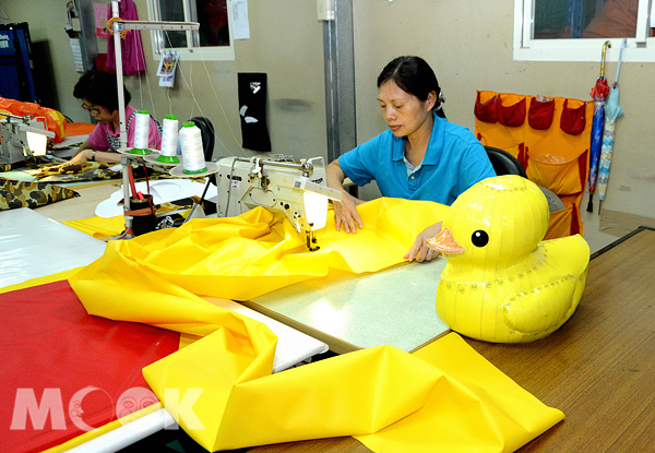 這隻黃色小鴨，可是土生土長的台灣鴨！（圖片提供／高雄市政府）