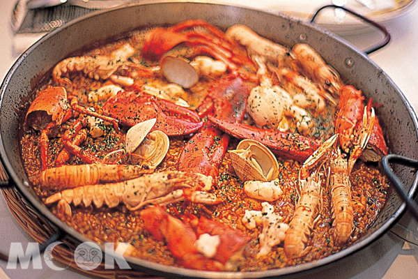 地中海飲食從土地到餐桌之間料理手法與傳統的結合，深植於尊重土地，生物多元的人文價值觀。（圖片提供／墨刻編輯部）