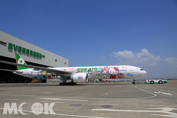 「牽手機」是長榮旗下首度飛越太平洋的Hello Kitty彩繪機。（圖片提供／長榮航空）