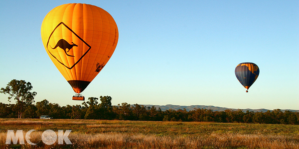 乘熱氣球飛上高空，也是造訪昆士蘭相當熱門的玩法。（圖片提供／昆士蘭旅遊局）