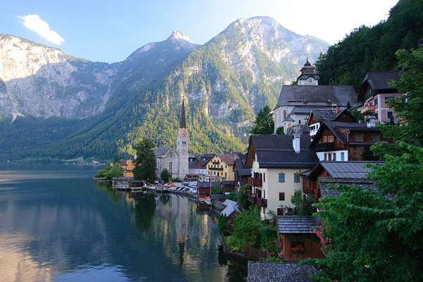 遺世獨立的歐洲小村莊美景，深深擄獲世界各地旅人的心。（圖片來源／取自http://en.wikipedia.org）