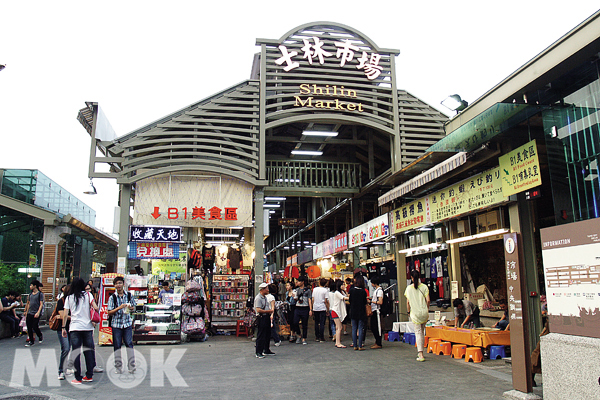 士林夜市是大台北地區的著名夜市。（圖片提供／墨刻編輯部）