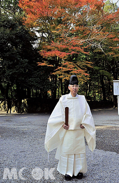 造訪伊勢神宮恰遇祭典，圖為穿戴正式儀式服裝的神官。（圖片提供／TRAVELER Luxe旅人誌）