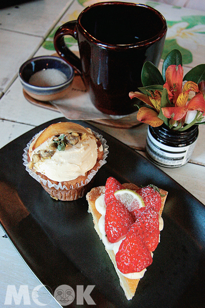 bloom and goûté結合花卉與蛋糕，用兩種層次的香味拉人進入甜蜜的午茶時光中。（攝影／TRAVELER Luxe旅人誌呂宛霖）