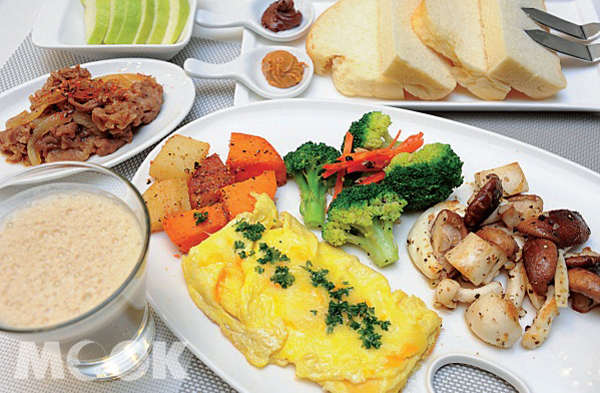 豐富的西式早餐，也可依客人需求改成中式口味。（圖片提供／TRAVELER Luxe旅人誌）