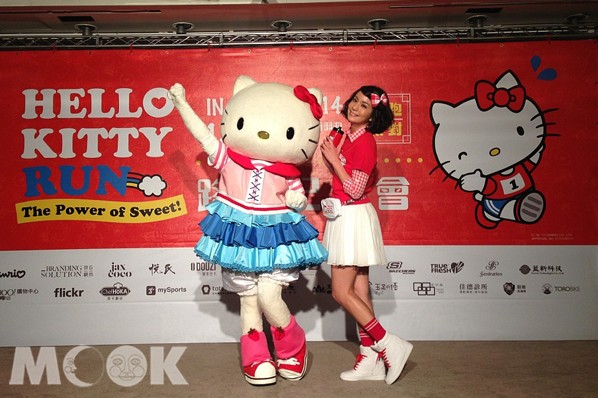 莎莎與Hello Kitty相見歡，一起為Hello Kitty Run現身宣傳。(攝影／景點家旅遊生活網張盈盈)