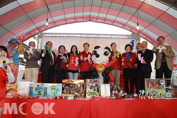 台北市後華地三大商圈共同舉辦益智玩具年貨商品特賣。（圖片提供／墨刻編輯部）