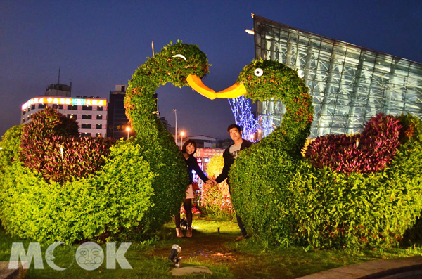 美麗島站的創意植栽，讓情人節更顯浪漫。（圖片提供／高雄市政府觀光局）