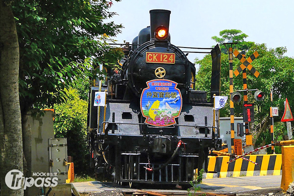 仲夏寶島號將於3月帶領鐵道迷巡迴中部海線木造車站。（圖片提供／台鐵局／陳振芳）