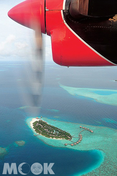 水上飛機是「一島一飯店」主要的對外交通工具。（圖片提供／TRAVELER Luxe旅人誌）