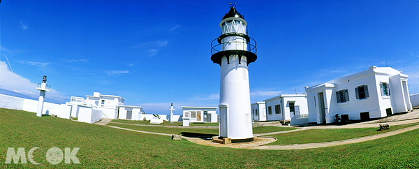 別名漁翁島燈塔的西嶼燈塔，是澎湖的二級古蹟。（圖片提供／澎湖風管處）