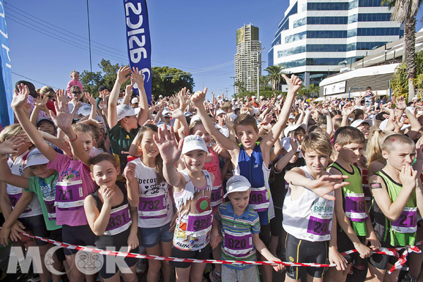 黃金海岸馬拉松是適合全家大小一同參與的歡樂賽事。（圖片提供／澳洲昆士蘭州旅遊暨活動推廣局）