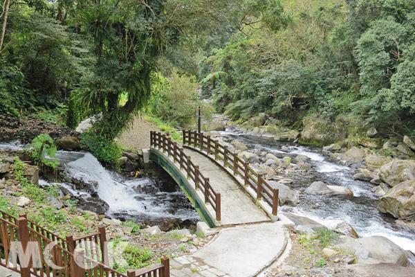 小橋流水的美景，讓人暑意全消。（圖片提供／新北市政府觀光旅遊局）