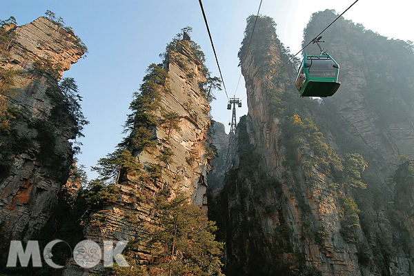 搭乘黃石寨的上山纜車，可以感受令人震撼的絕美山勢。（圖片提供／TRAVELER Luxe旅人誌）