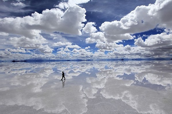 世界上最大的鹽湖（圖片來源／http://www.boomsbeat.com）