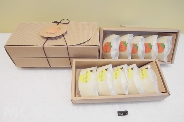 台灣芭奈奈與台灣芒果口味的蒸糕禮盒有不同數量的禮盒包裝，相當適合做為伴手禮。(攝影／MOOK景點家張盈盈)