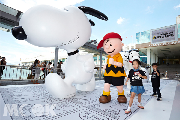 從7月16日至8月12日期都可以到海港城看可愛的Snoopy展。(圖片提供／海港城）