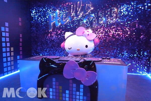 Hello Kitty化身DJ帶來充滿動感的音樂熱力。（攝影／MOOK景點家張盈盈）