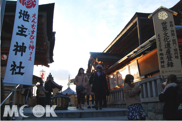 地主神社是當地許多善男信女前來祈求姻緣的地方。(攝影／廖啟佑)