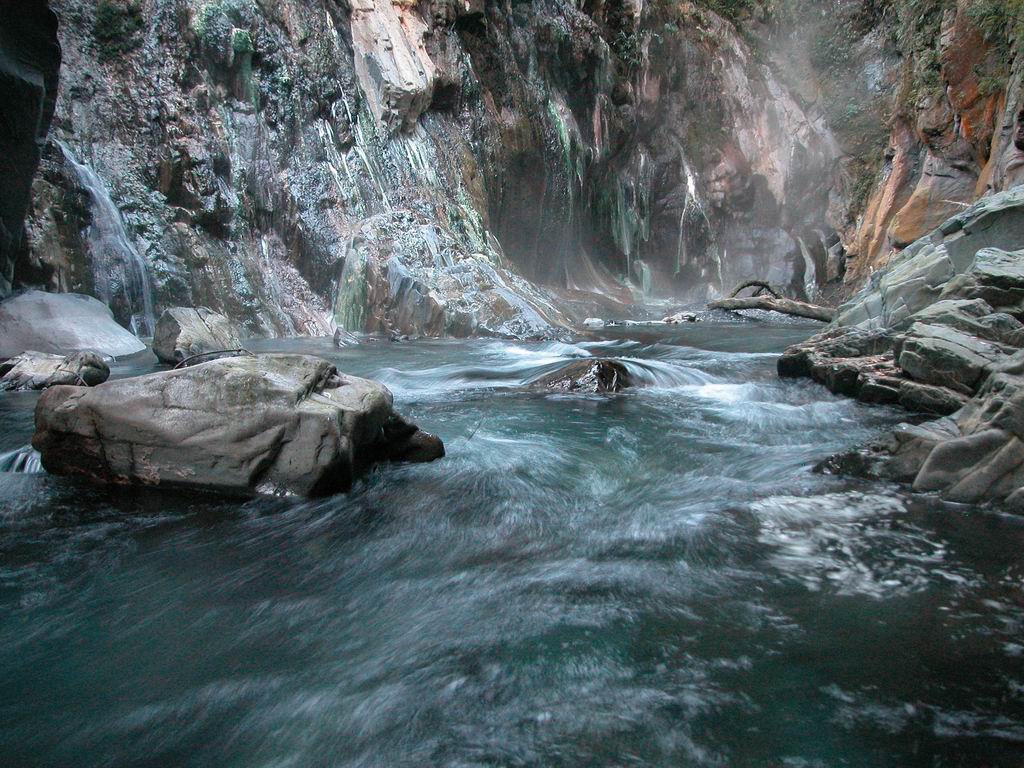 栗松溫泉被稱為是台灣最美麗的野溪溫泉。(圖片來源／webarchive）